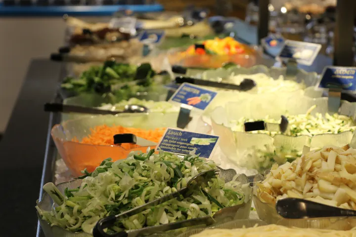 Frische Salate am Buffet